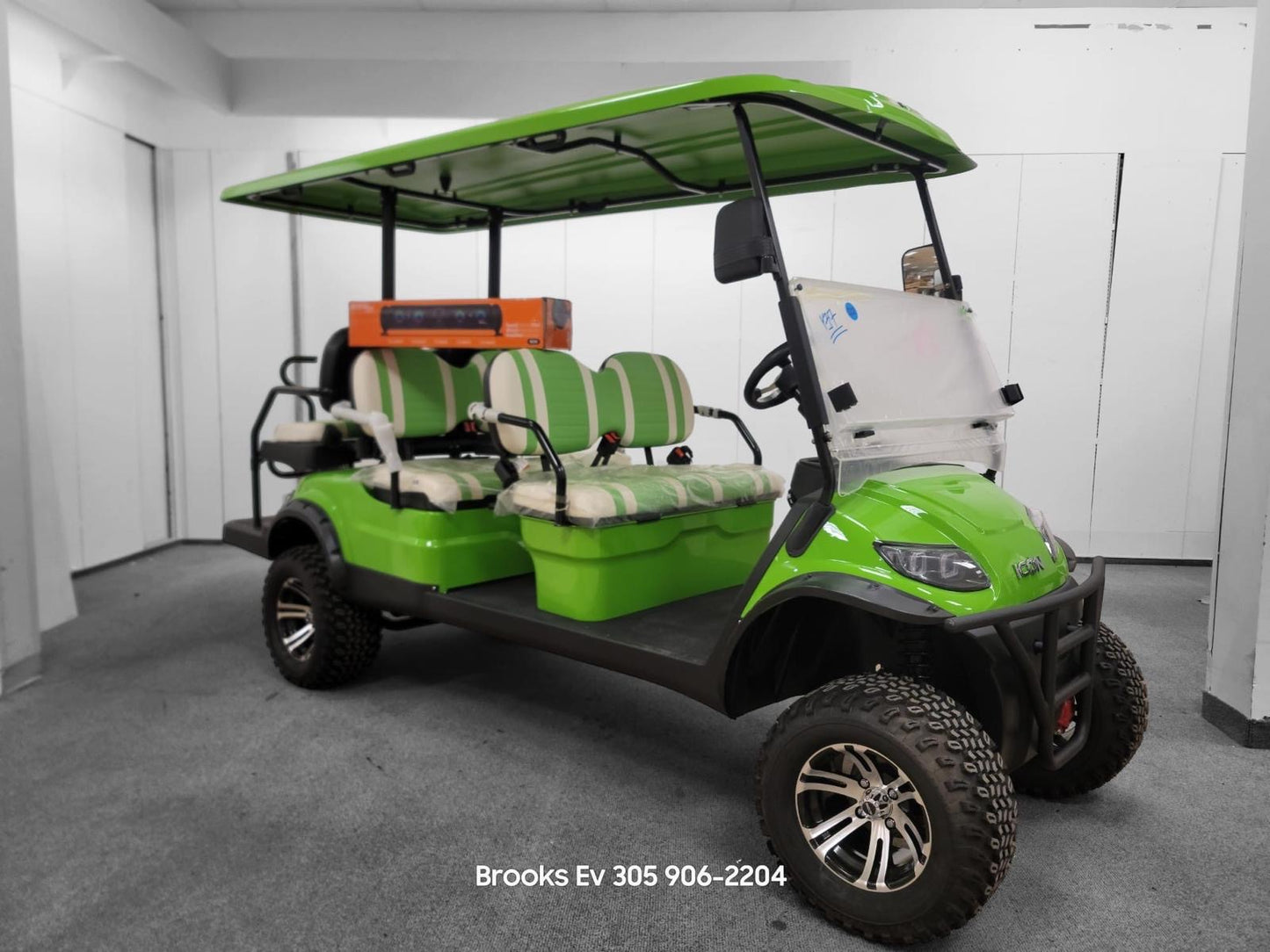 2025 Icon i60L Golf Carts