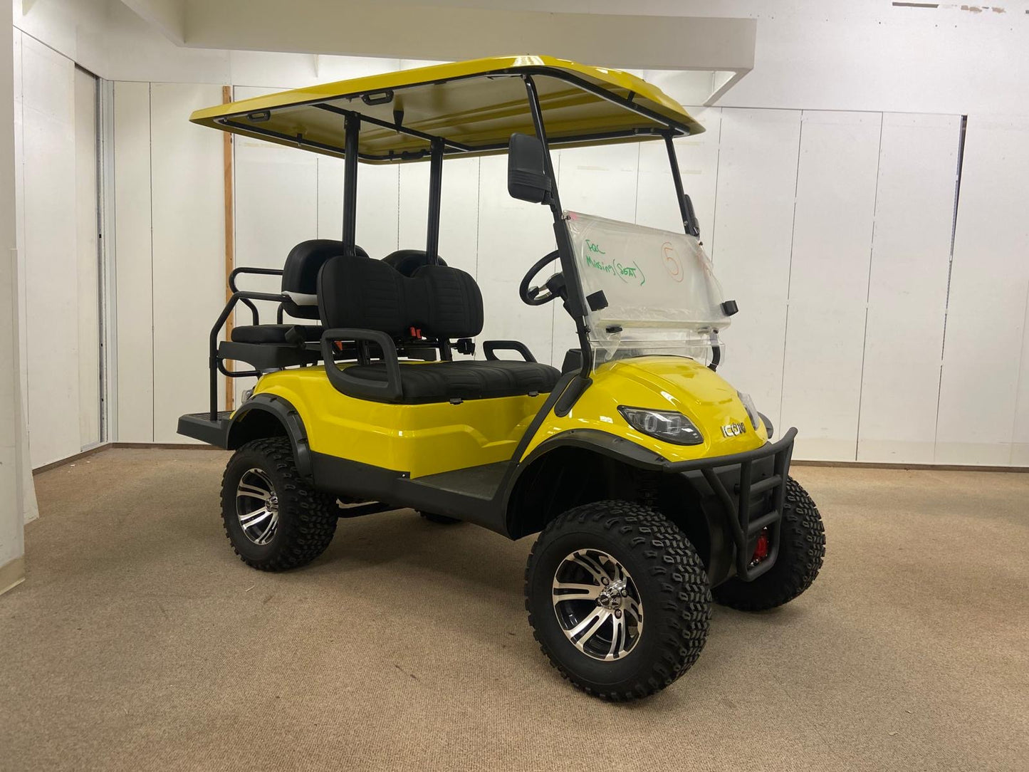 2025 i40L Icon Golf Cart