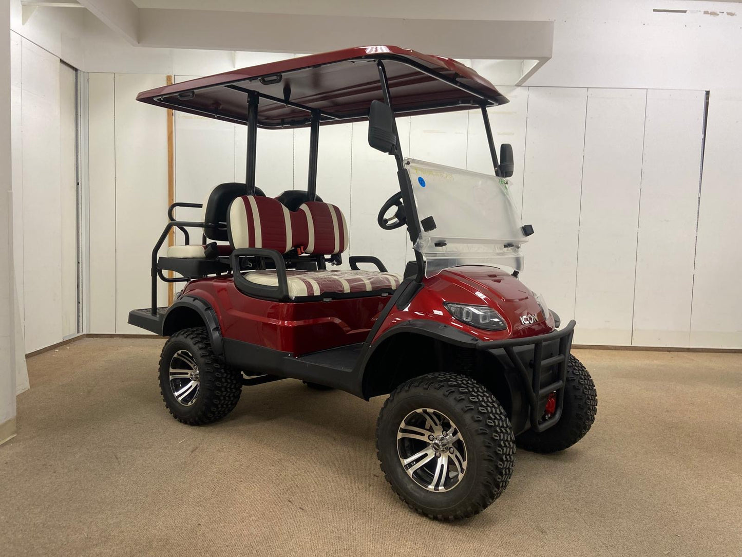 2025 i40L Icon Golf Cart