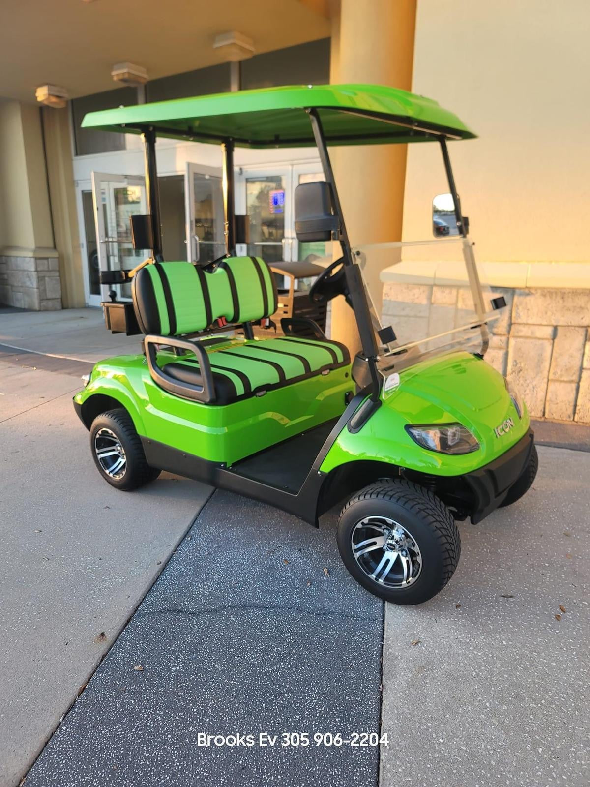 2025 Icon i20 Golf carts