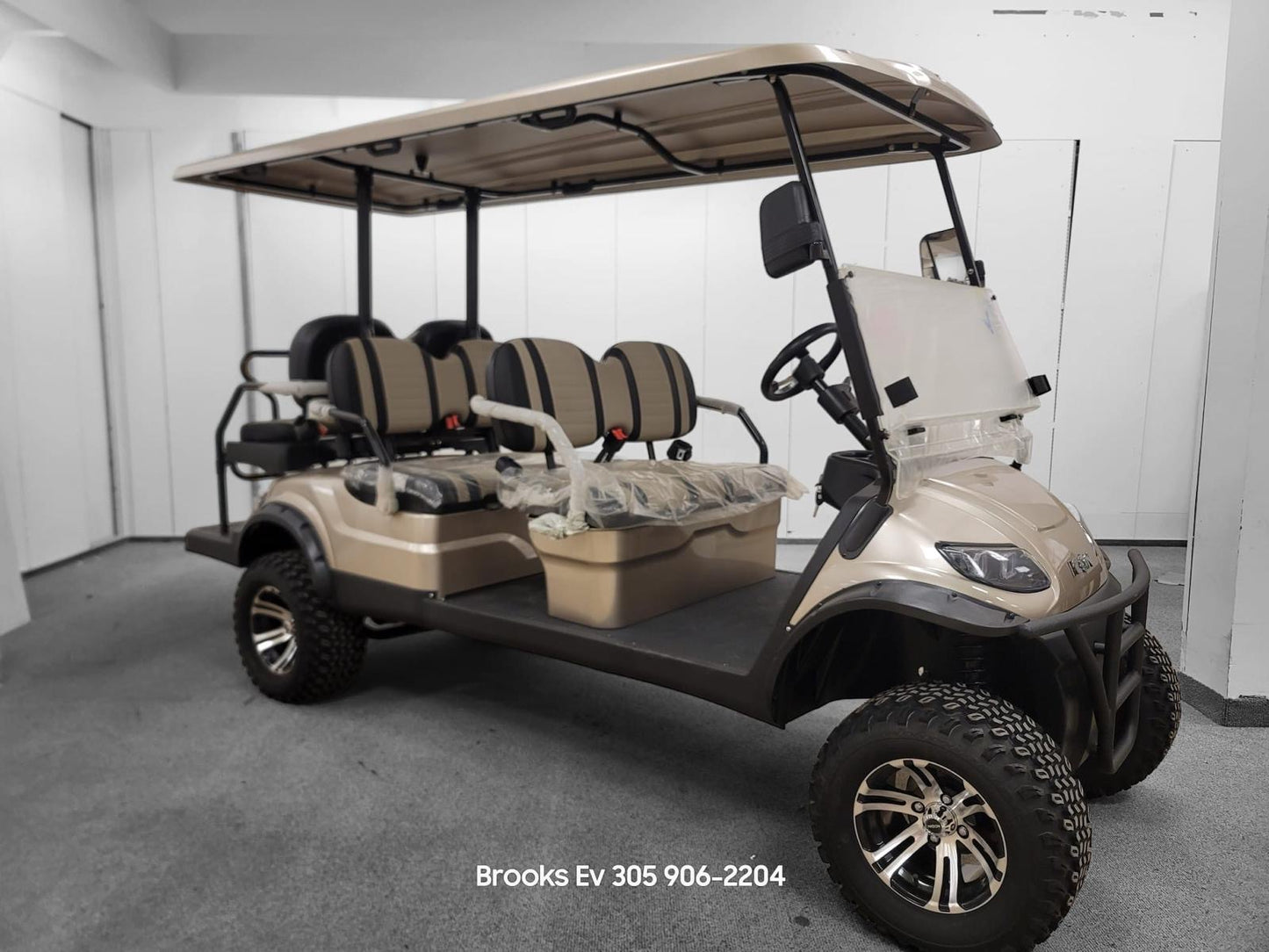 2025 Icon i60L Golf Carts