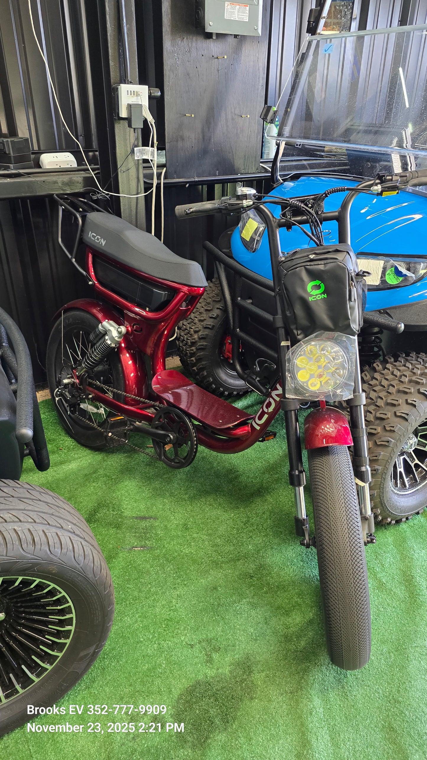 2025 ICON i60L 6-Seater – Caribbean Blue