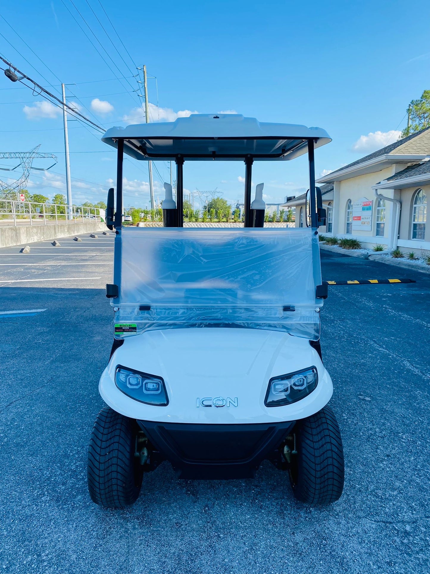 2024 White Icon i20 Golf Cart