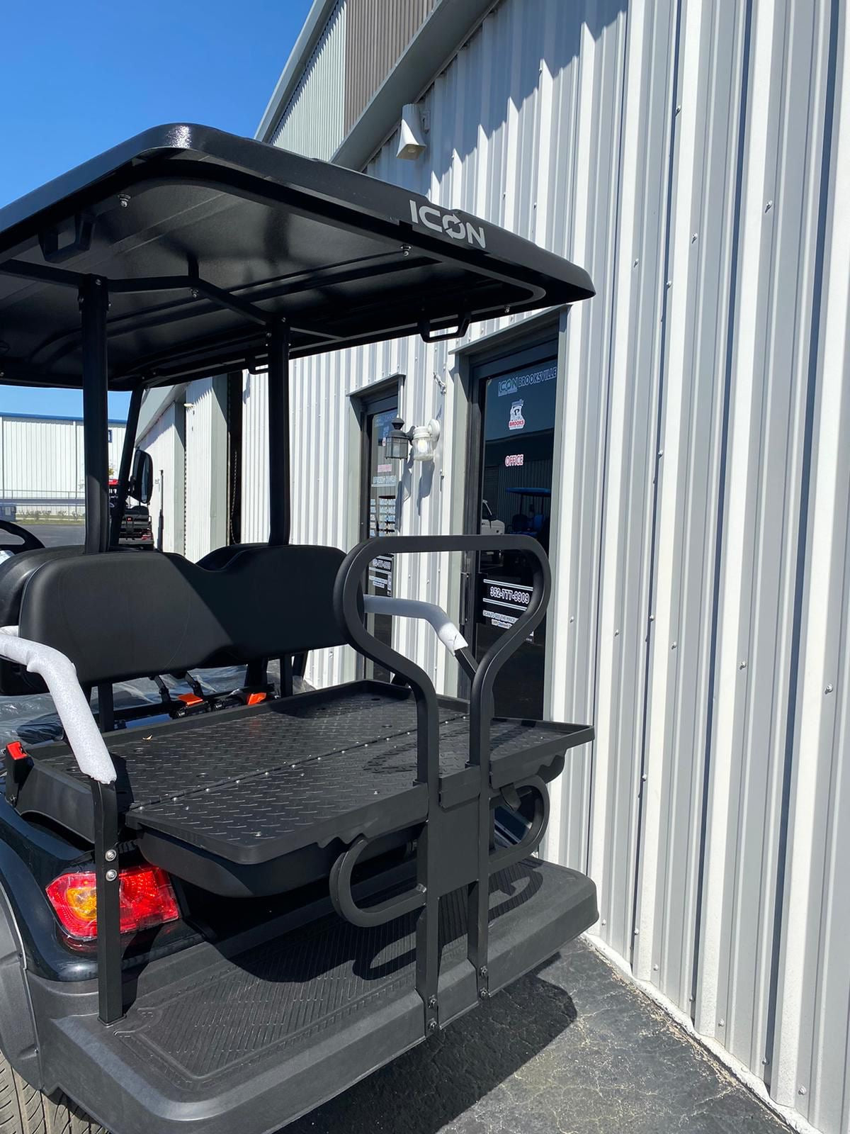 2024 Black Icon i40L Eco Golf Cart