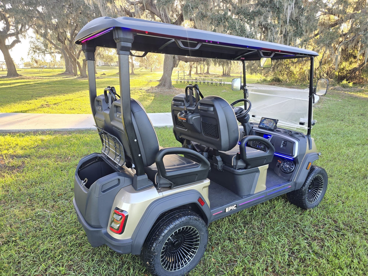 EPIC E40FX golf cart