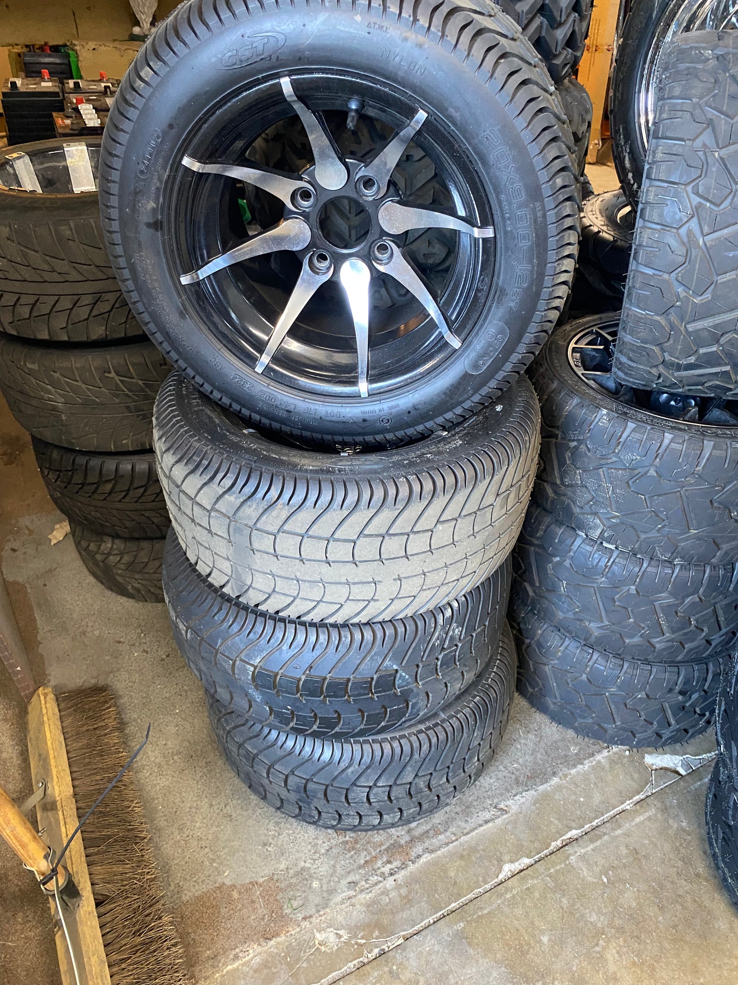 Custom Wheels & Tires