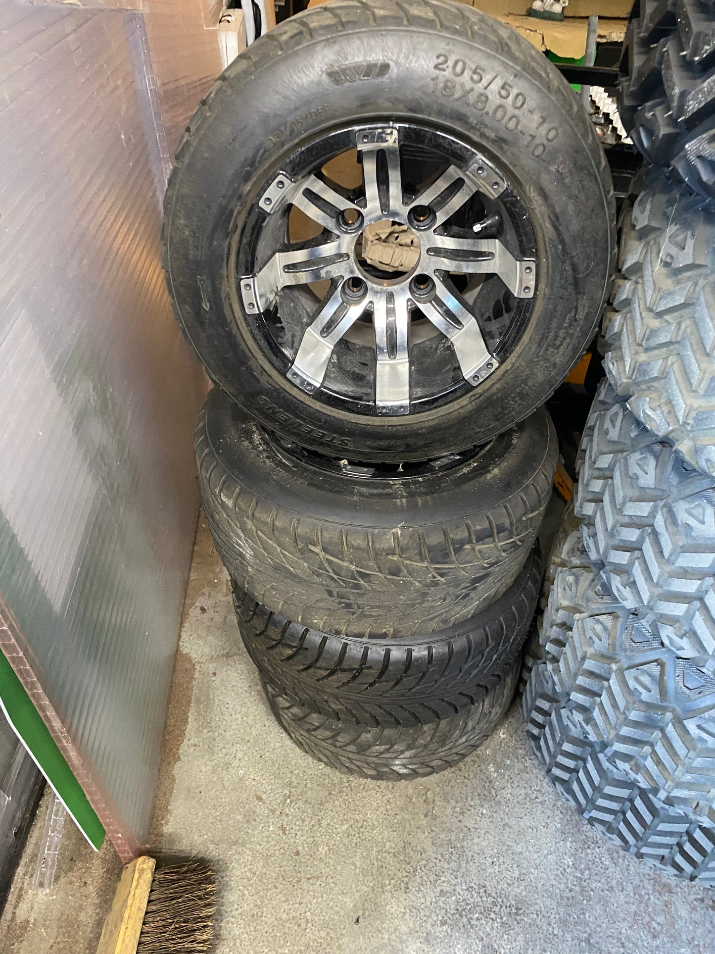 Custom Wheels & Tires