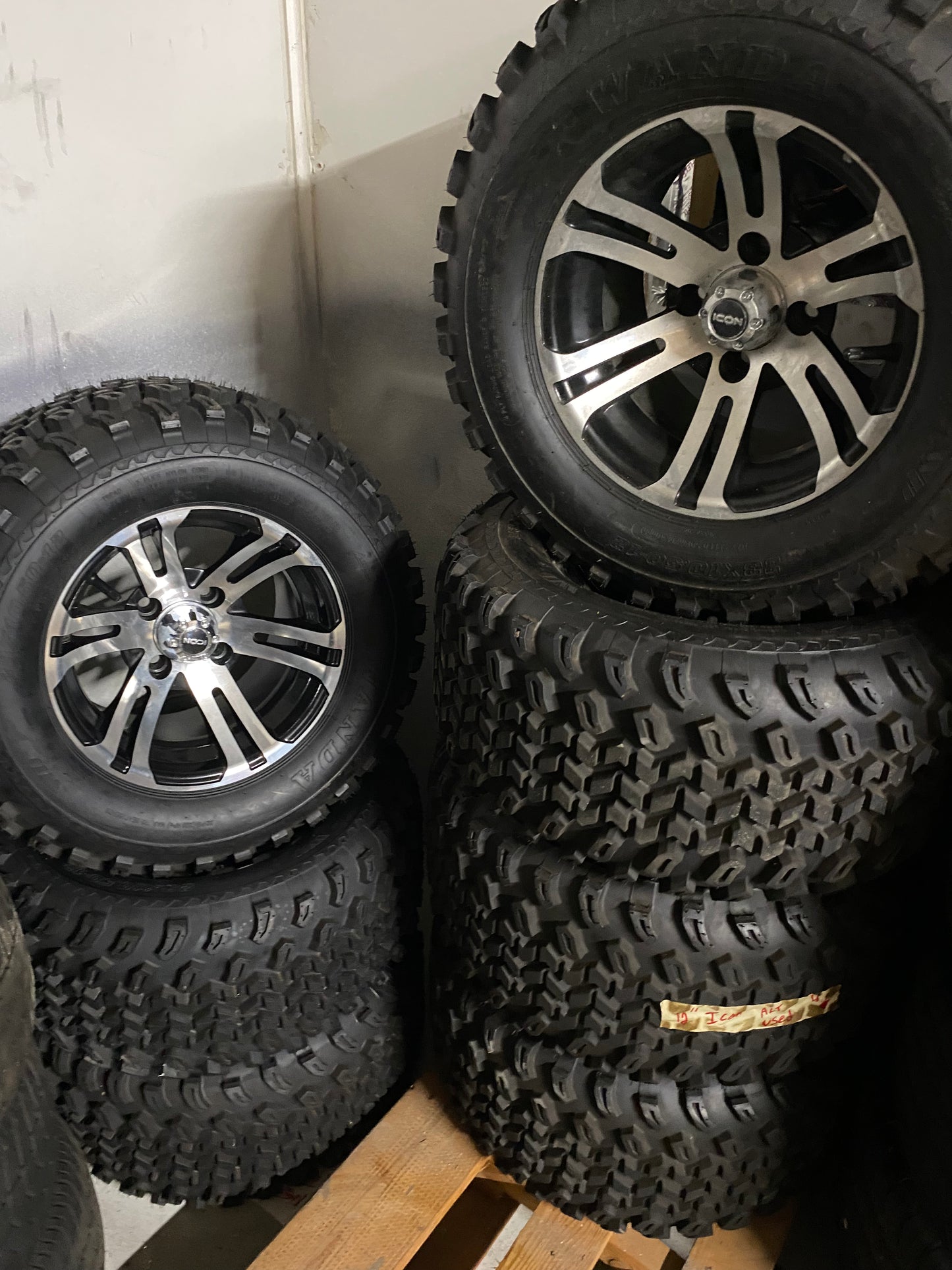 Custom Wheels & Tires