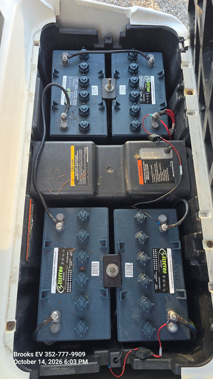 2005 Club Car Precedent White — battery compartment