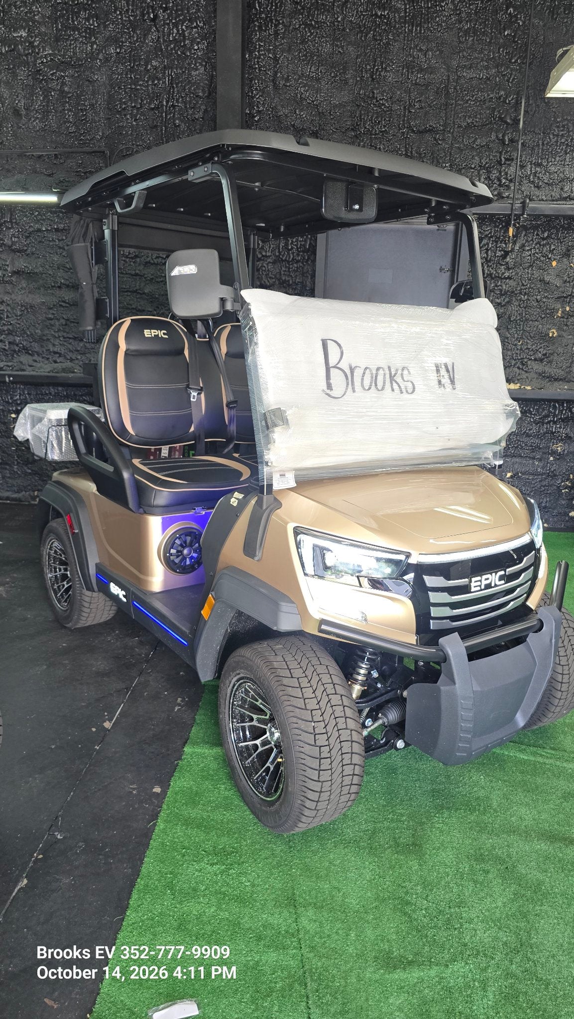 2026 EPIC E20FX Cashmere — front three-quarter view, additional photos