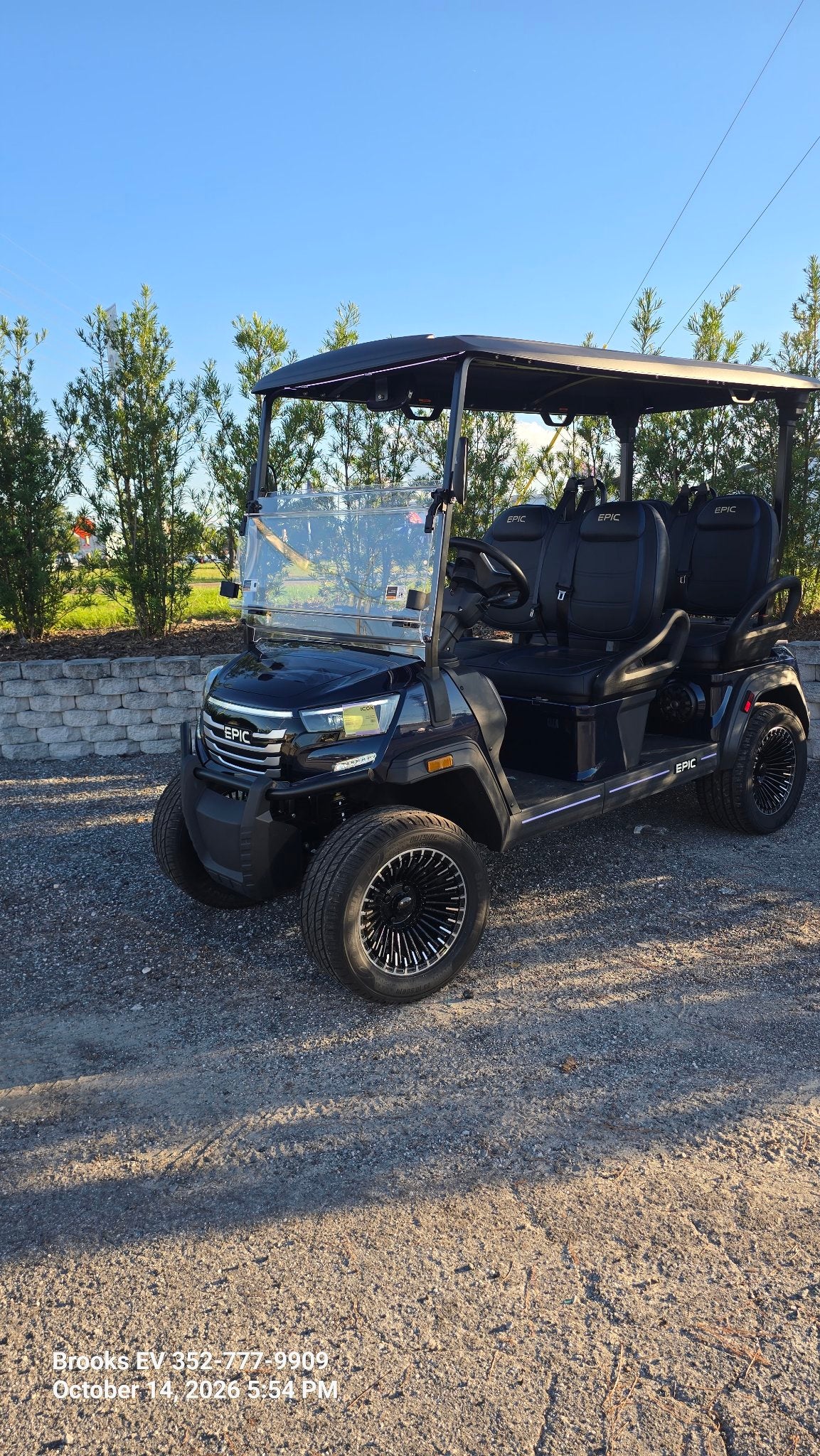 2026 EPIC E40FX Midnight — front three-quarter view