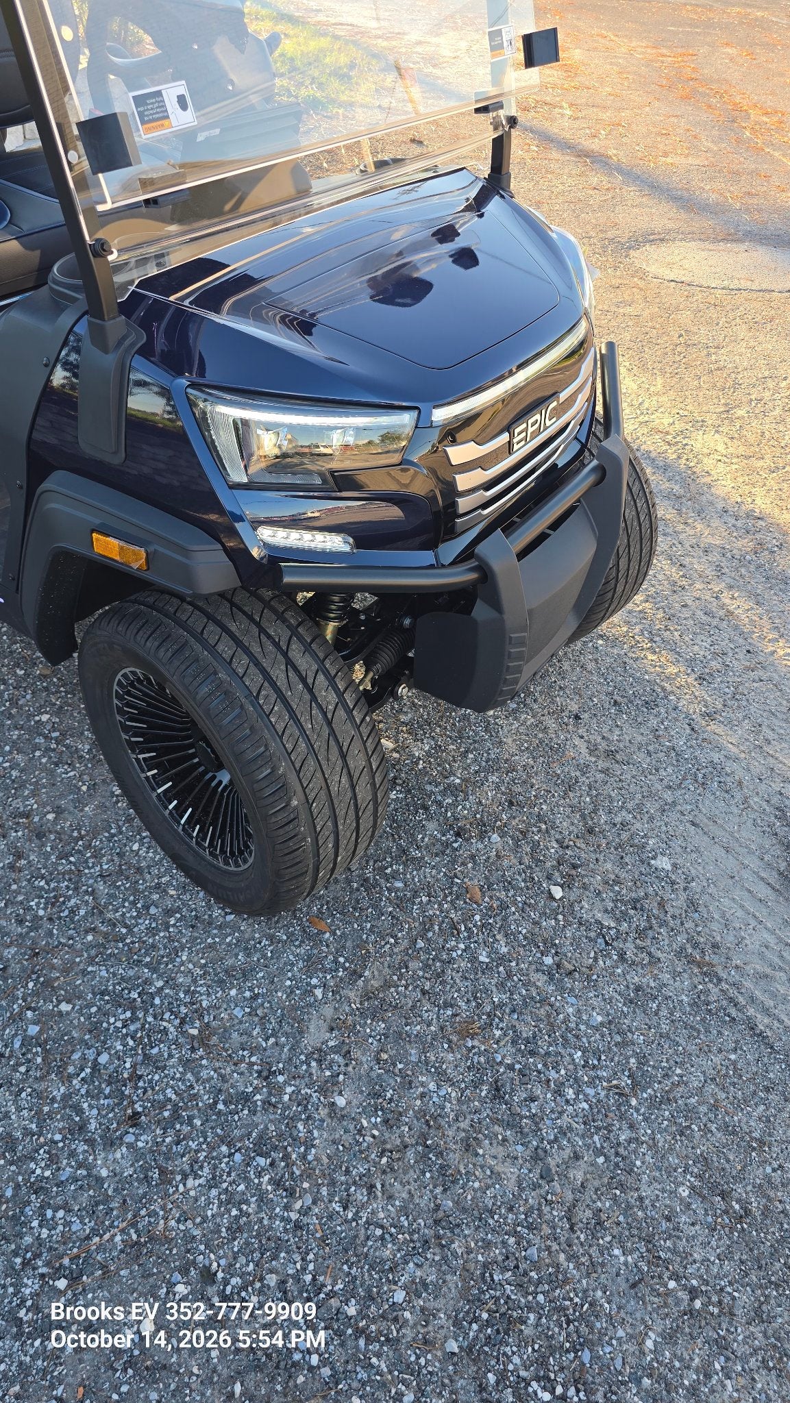 2026 EPIC E40FX Midnight — front close-up