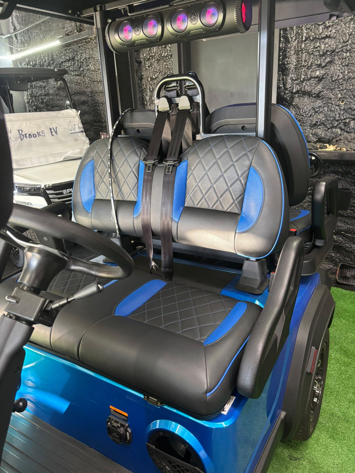 2026 ICON i40X Electric Blue — seats