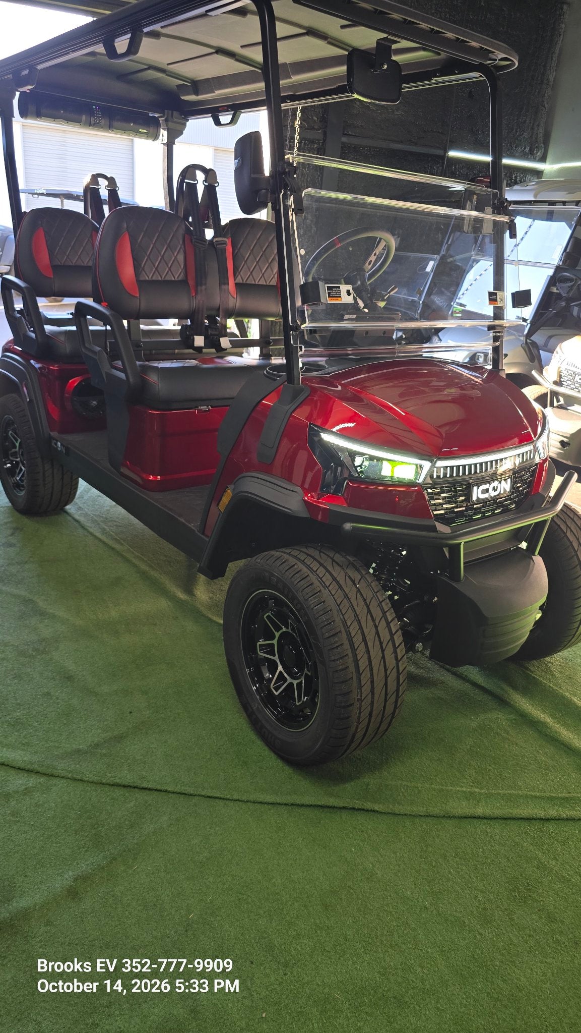 2026 ICON i40FX Sangria — front three-quarter view
