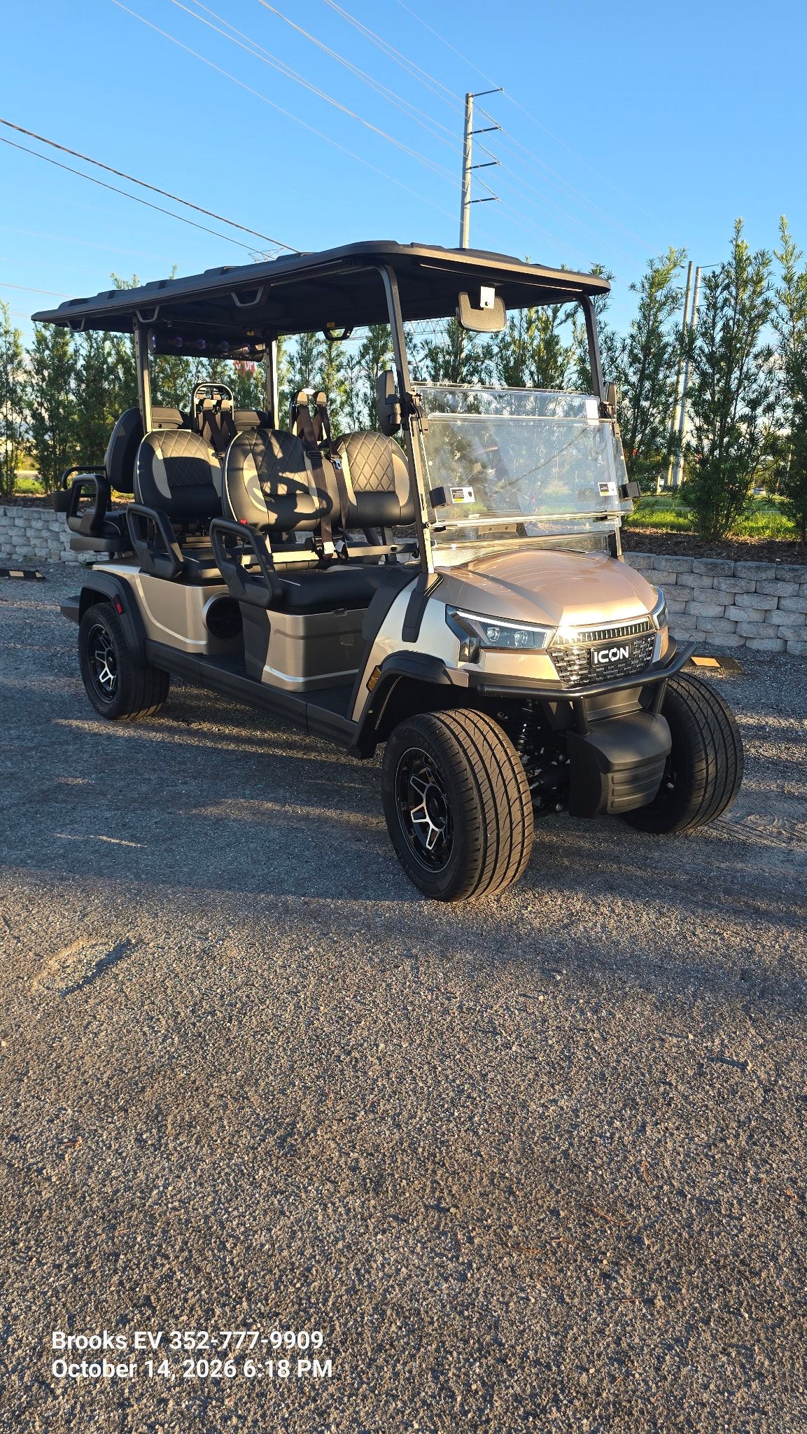 2026 ICON I60LX Champagne — front three-quarter view