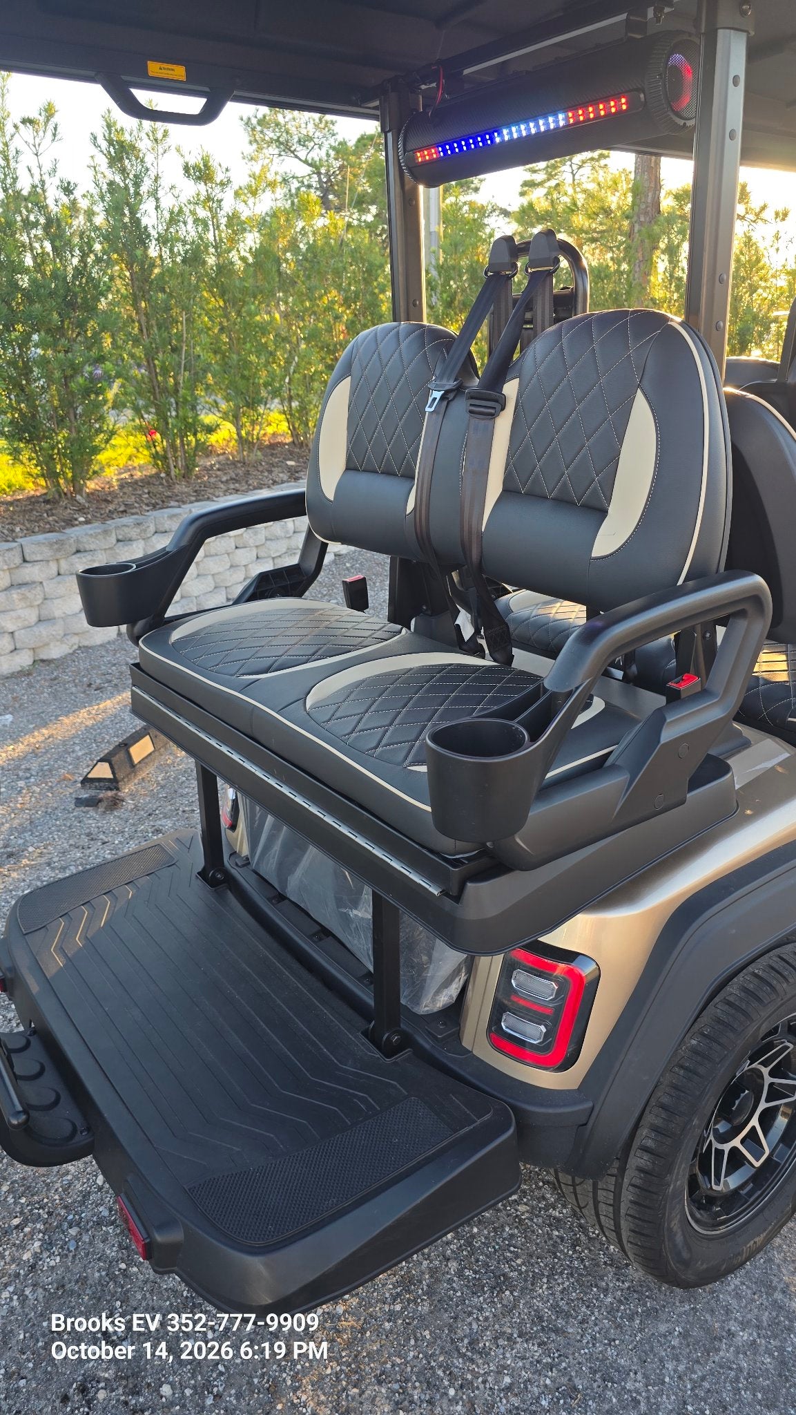2026 ICON I60LX Champagne — rear seat