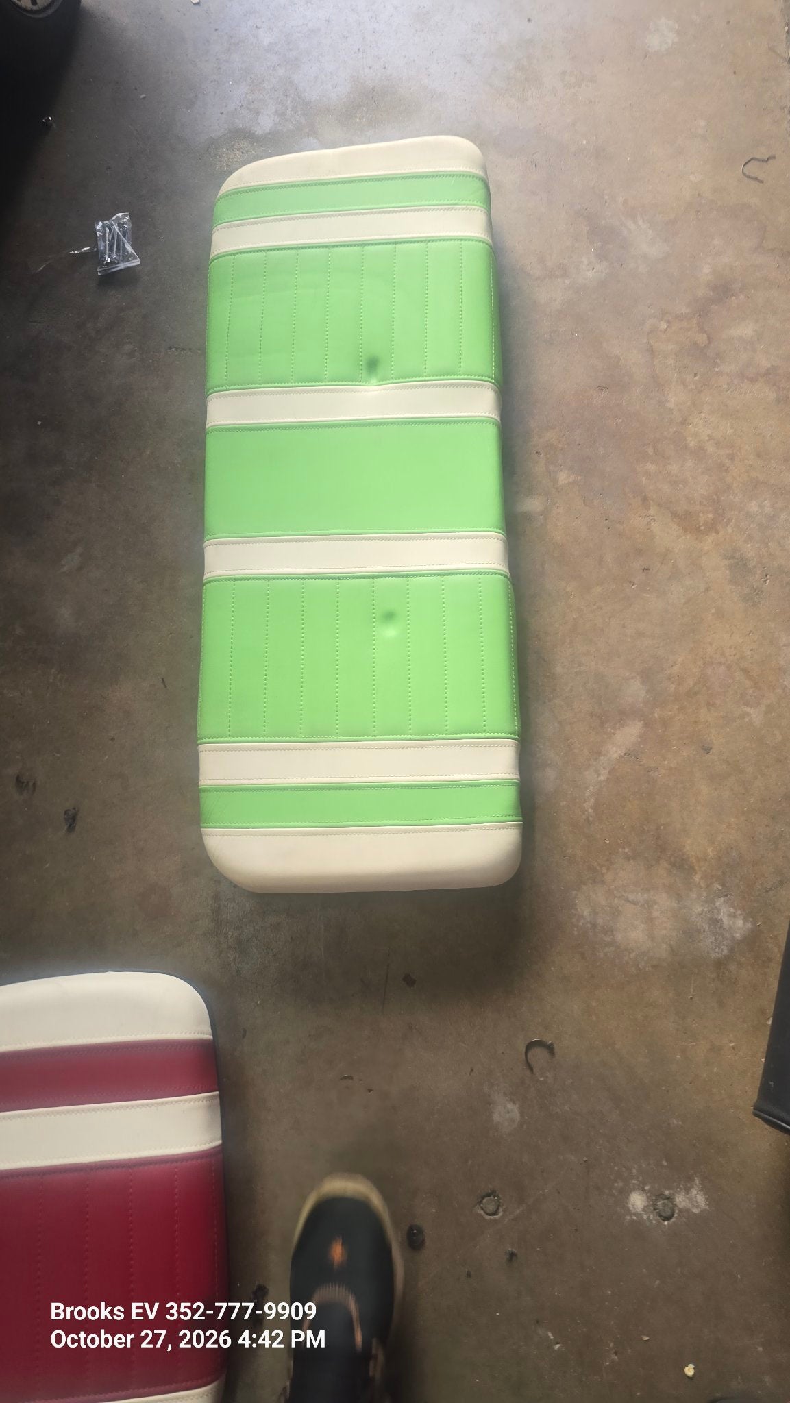 ICON take-off seat green and white