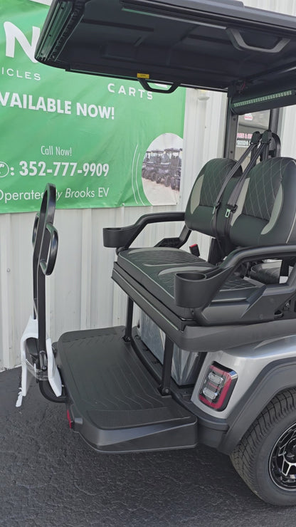 2026 ICON i40X — Silver · 4 Passenger Lithium