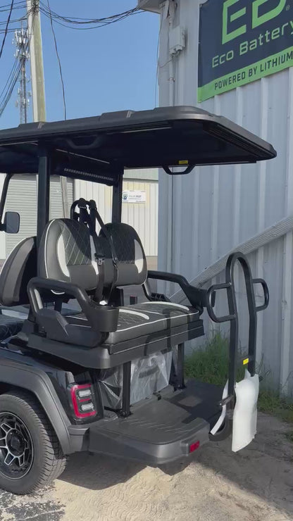 2026 ICON i40X — Metallic Black · 4 Passenger Lithium