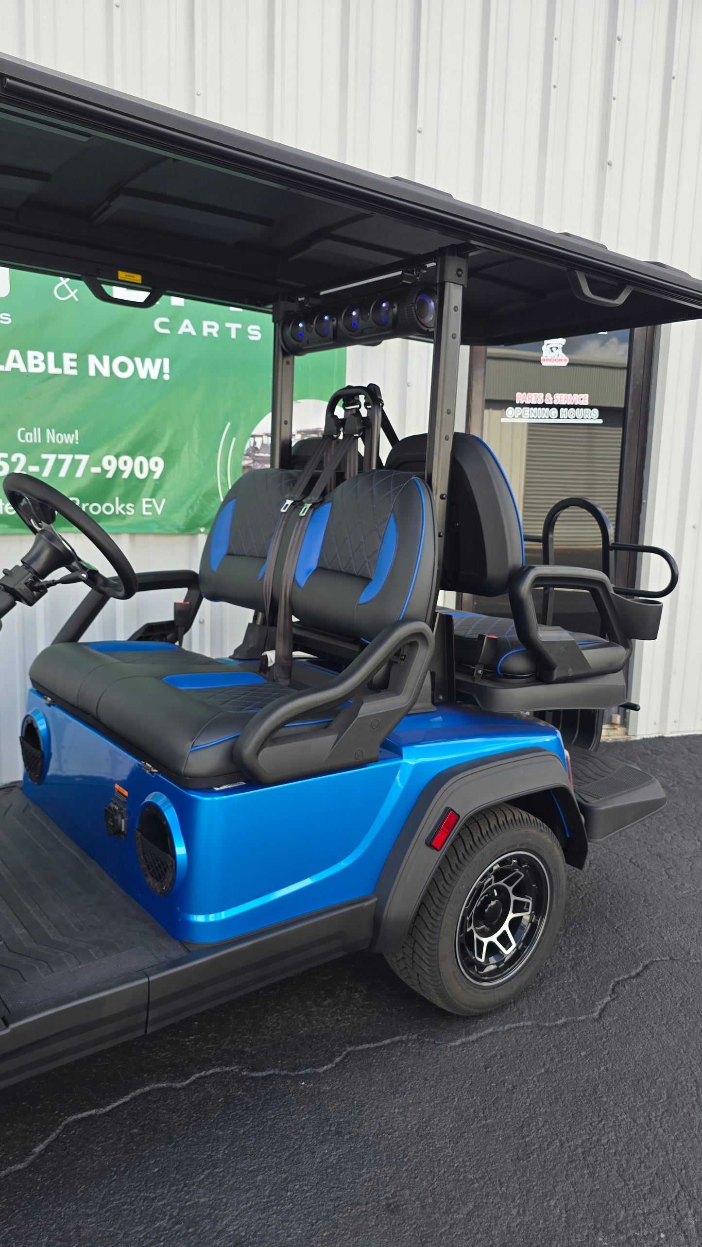 2026 ICON i40X — Electric Blue · 4 Passenger Lithium
