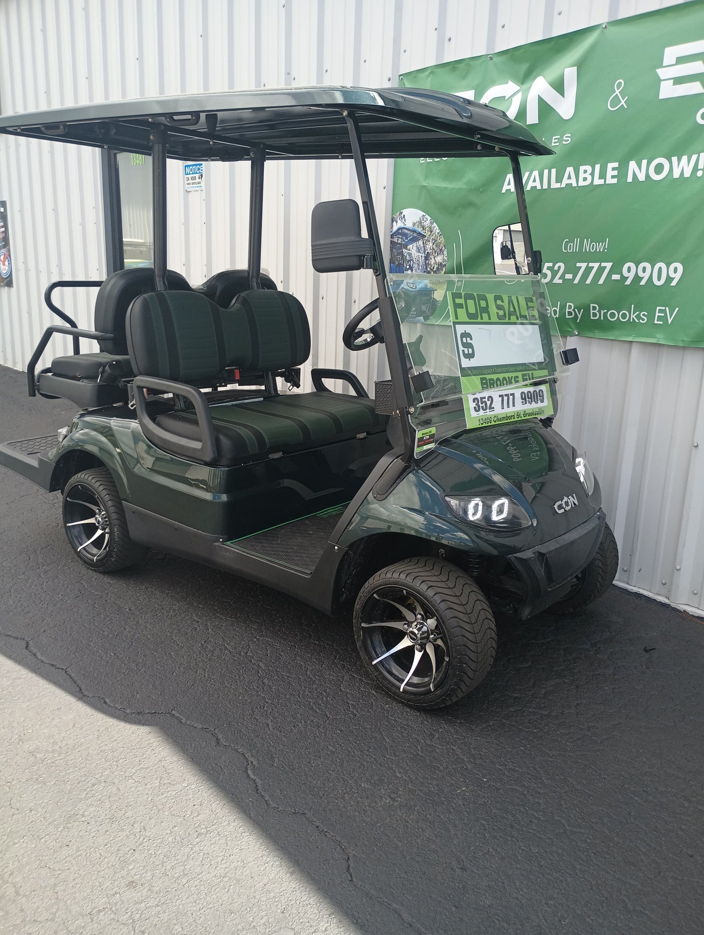 2024 ICON i40 — Forest Green · 4 Passenger · Legacy Stock