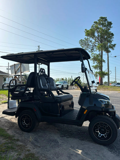 2026 ICON i40X — Metallic Black · 4 Passenger Lithium
