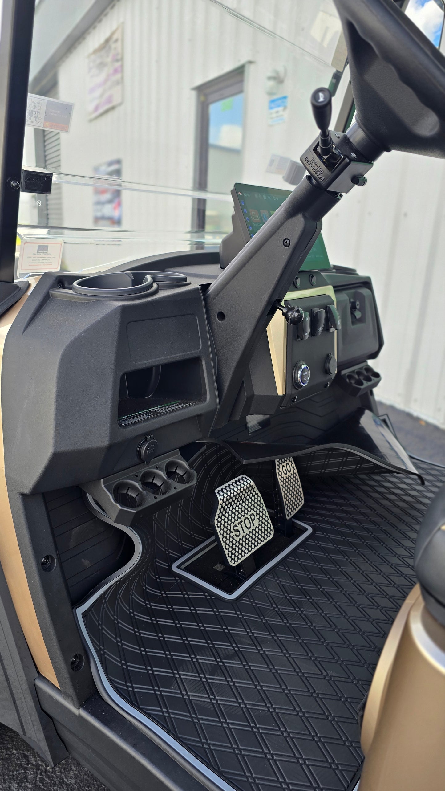 2026 ICON i20X — Champagne · 2 Passenger Lithium