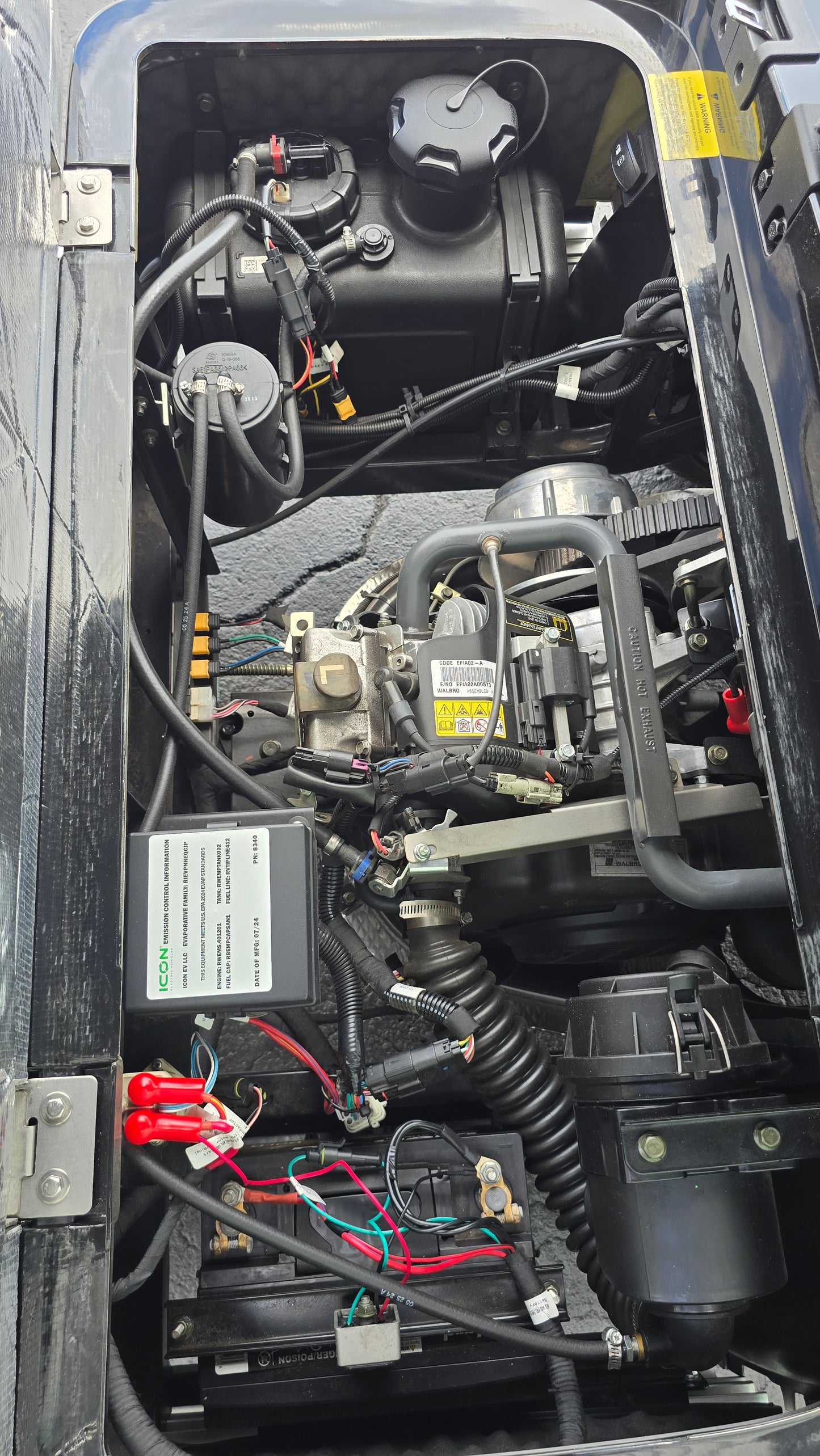 2025 ICON G60 Gas — Black · 6 Passenger