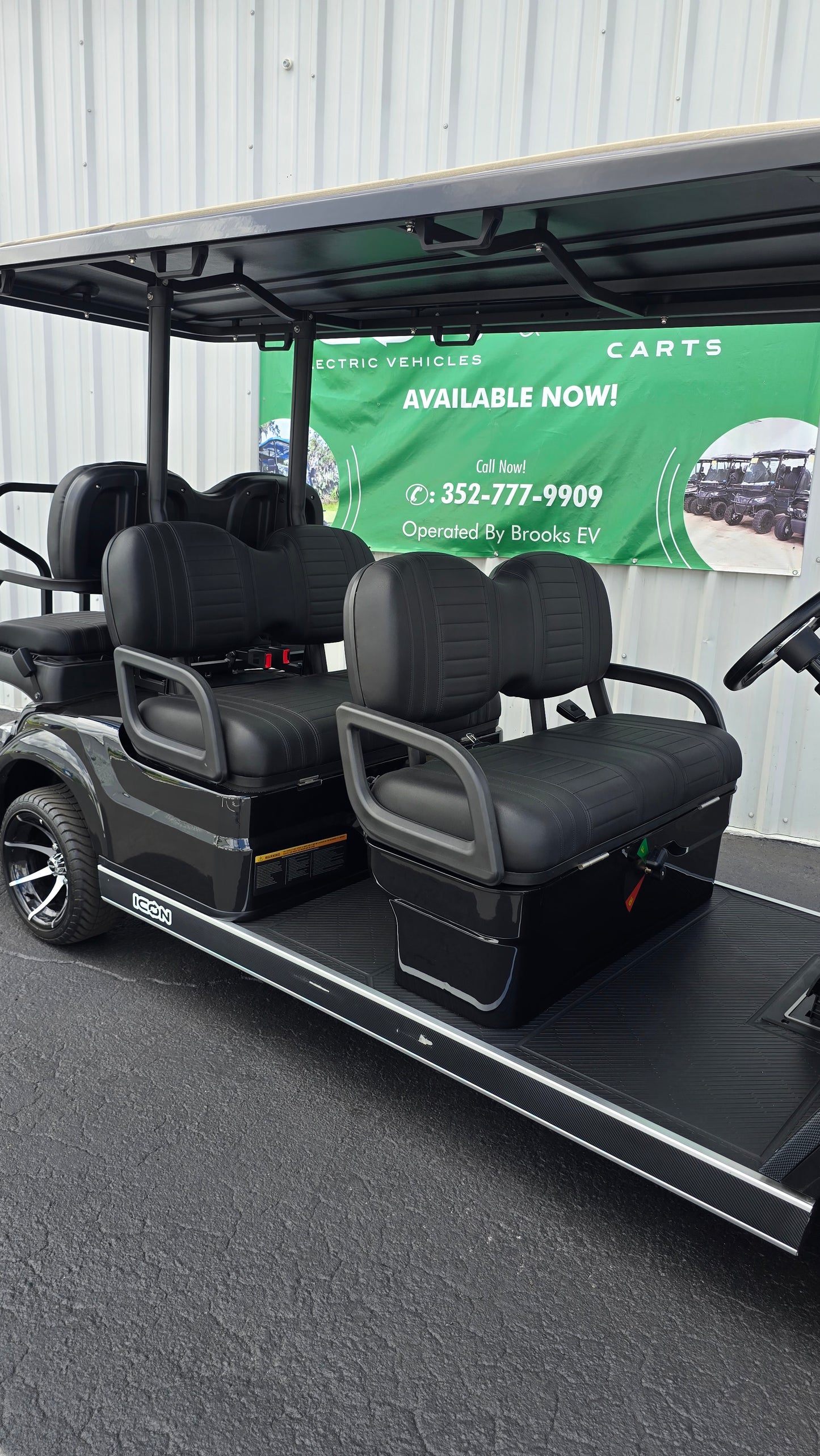 2025 ICON G60 Gas — Black · 6 Passenger