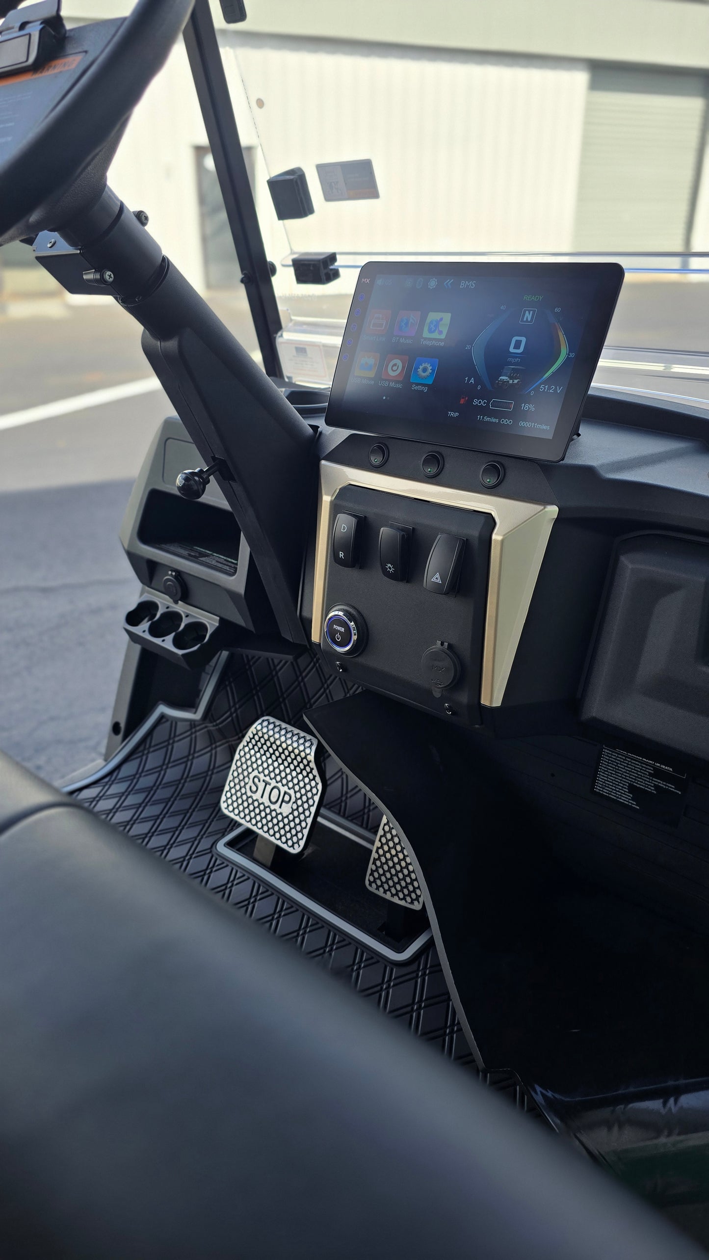 2026 ICON i20X — Champagne · 2 Passenger Lithium