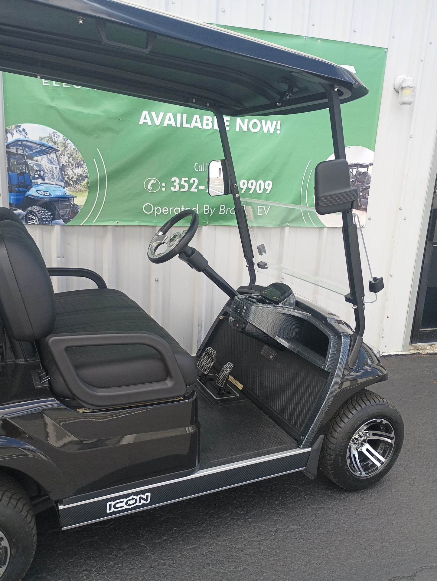 2025 ICON G40 Gas — Black · 4 Passenger