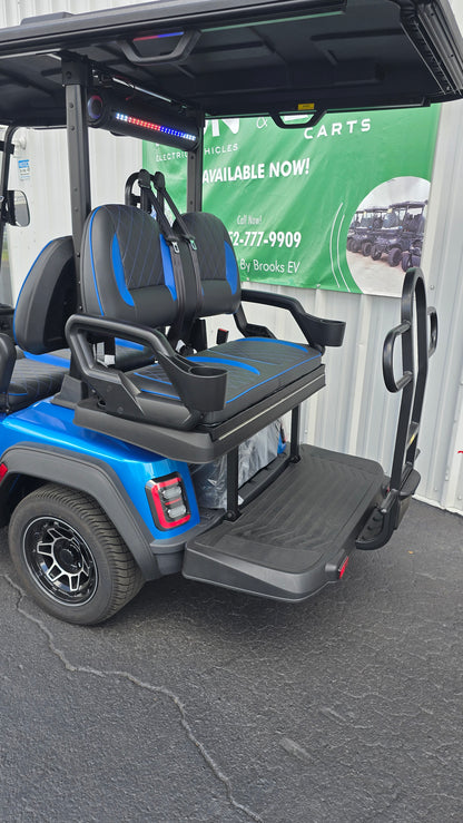2026 ICON i40X — Electric Blue · 4 Passenger Lithium