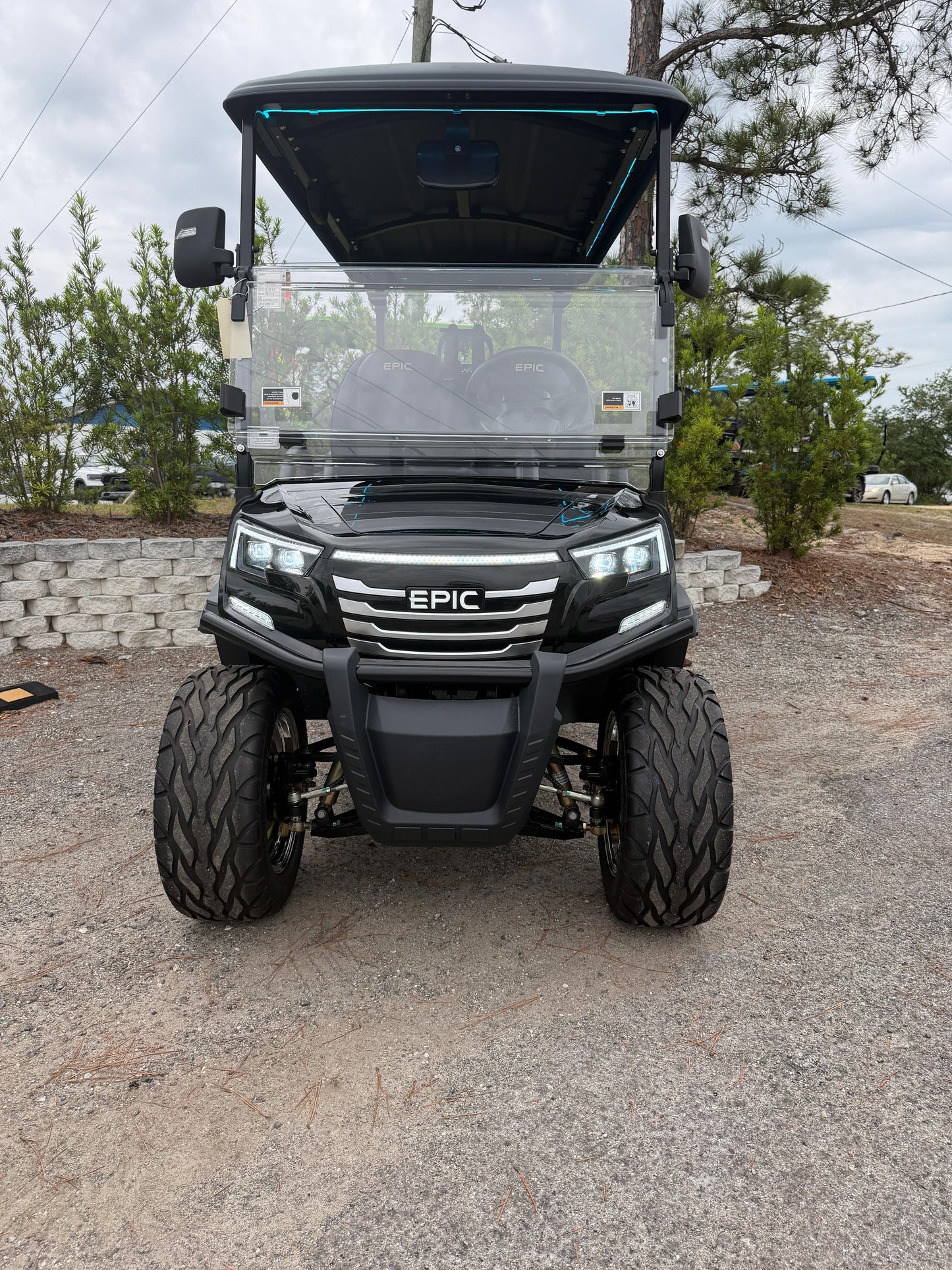 2026 EPIC E40FX Black Forward-Facing 4 Passenger — Chrome Wheels