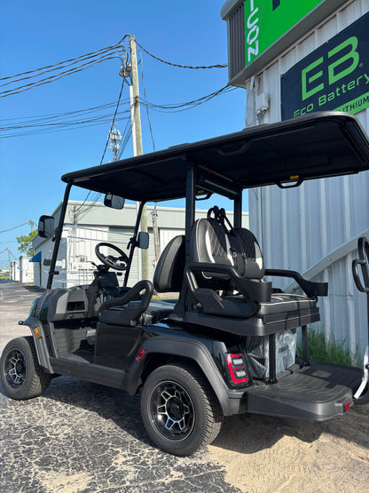 2026 ICON i40X — Metallic Black · 4 Passenger Lithium