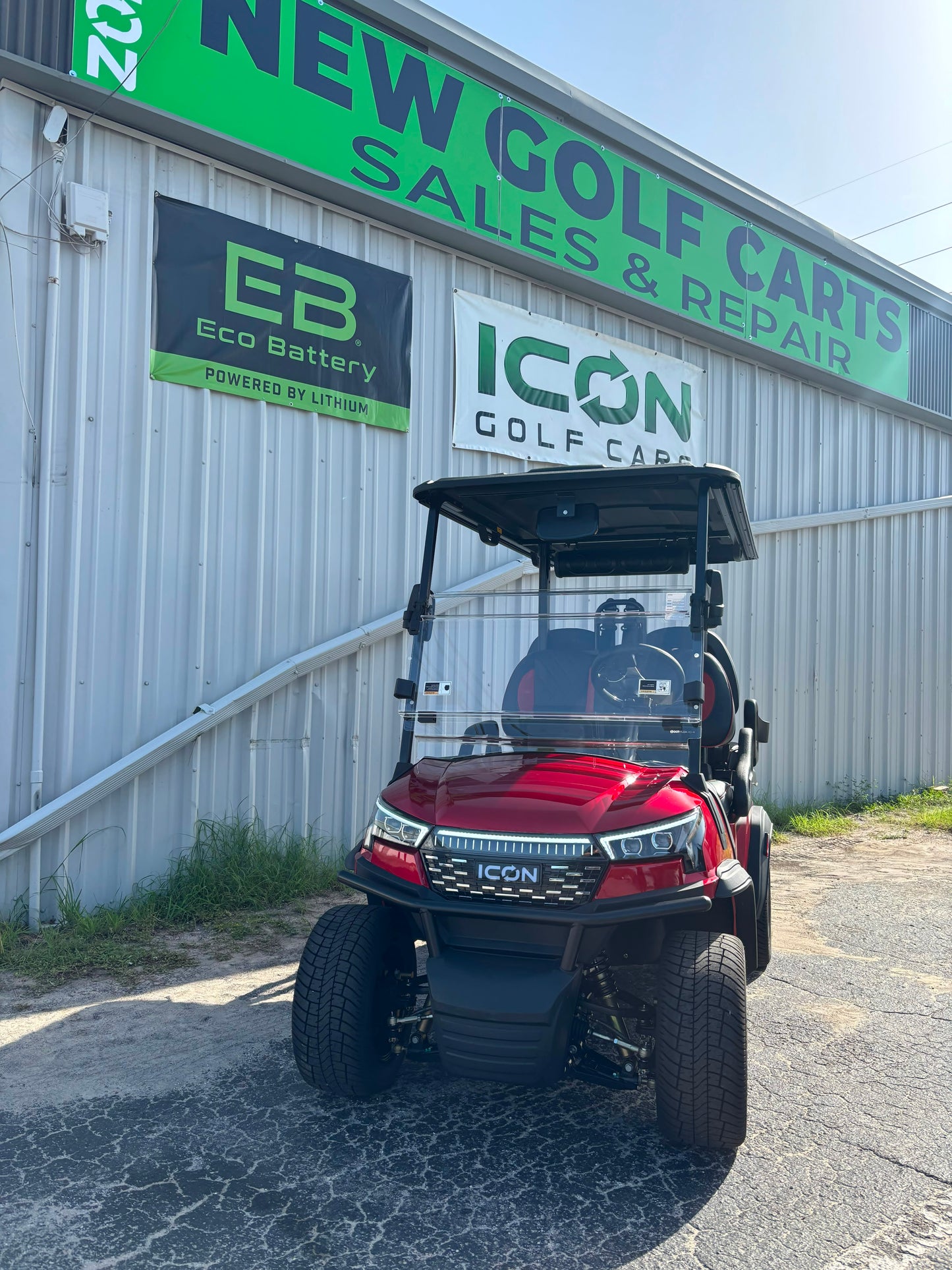 2026 ICON i40X — Apple Cherry Red · 4 Passenger Lithium