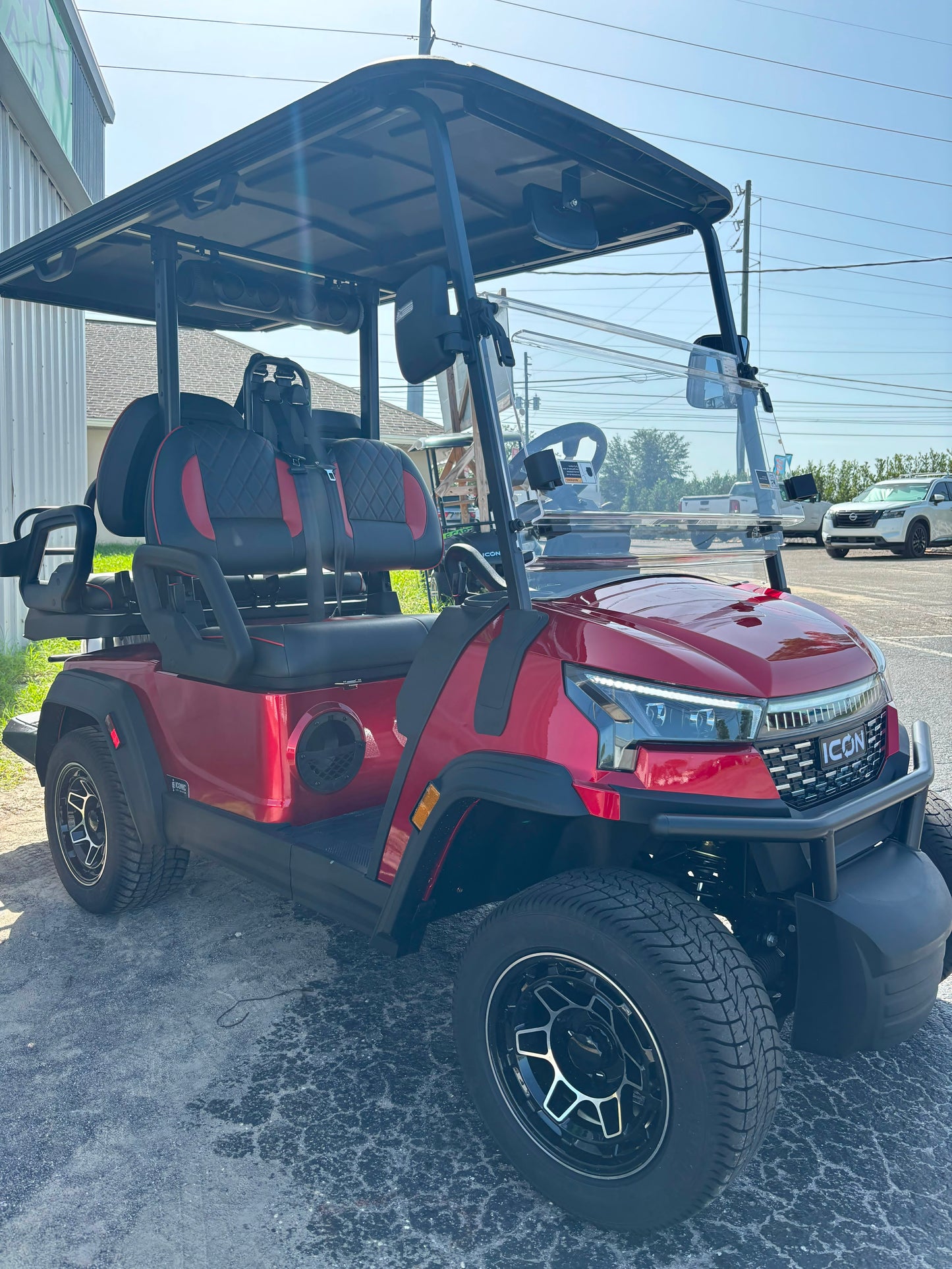 2026 ICON i40X — Apple Cherry Red · 4 Passenger Lithium