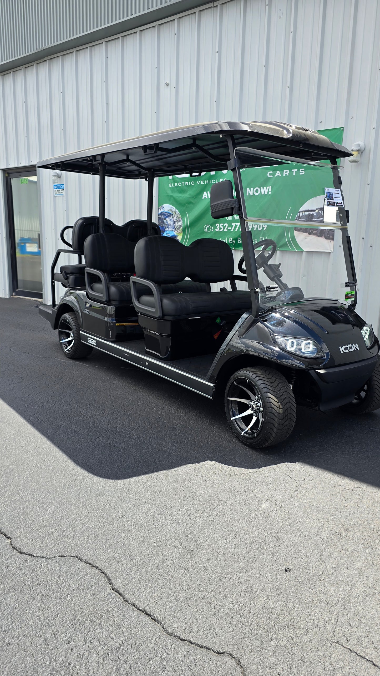 2025 ICON G60 Gas — Black · 6 Passenger